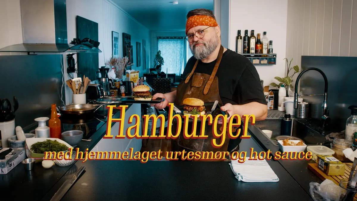 Hamburger med hjemmelaget urtesmør og hot sauce