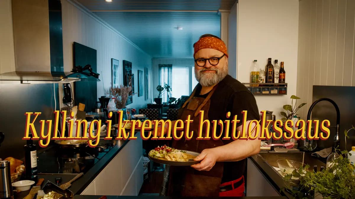 Kylling i kremet hvitløkssaus -Rask og enkel middag med frisk salat
